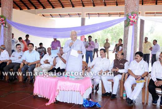 Tourism Minister R.V. Deshpande  1